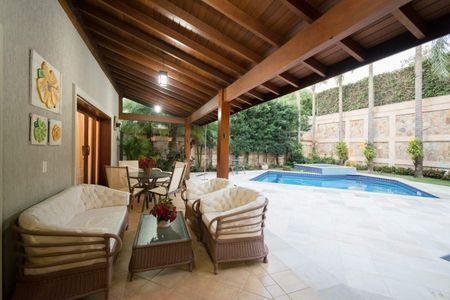 Casa de condomínio à venda com 450m², 4 quartos e 4 vagas