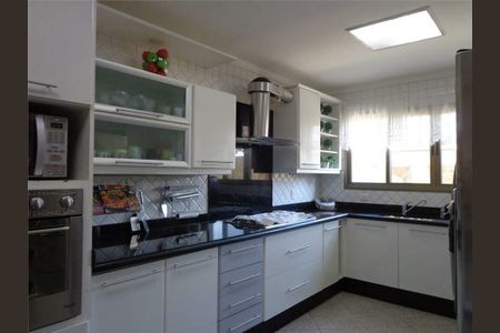 Casa de condomínio à venda com 450m², 4 quartos e 4 vagas