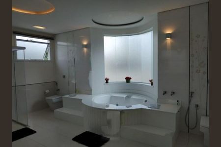 Casa de condomínio à venda com 350m², 4 quartos e 4 vagas