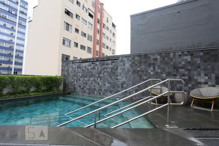 Apartamento à venda com 50m², 1 quarto e sem vaga Apartamento à venda com 50m², 1 quarto e sem vagaÁrea comum - Piscina