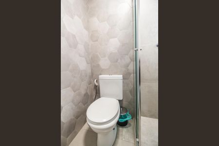 Apartamento à venda com 80m², 2 quartos e 2 vagas Apartamento à venda com 80m², 2 quartos e 2 vagasBanheiro da Suíte 2