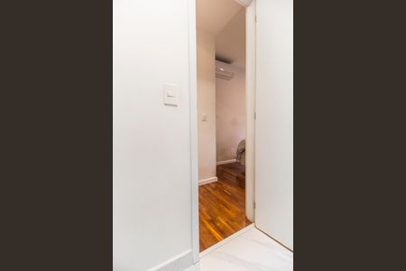 Apartamento à venda com 80m², 2 quartos e 2 vagas Apartamento à venda com 80m², 2 quartos e 2 vagasBanheiro da Suíte 1