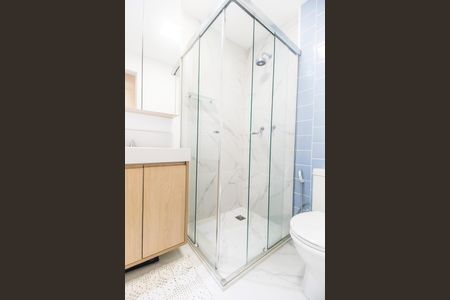 Apartamento à venda com 80m², 2 quartos e 2 vagas Apartamento à venda com 80m², 2 quartos e 2 vagasBanheiro da Suíte 1