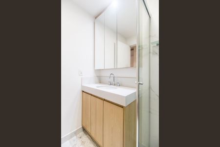 Apartamento à venda com 80m², 2 quartos e 2 vagas Apartamento à venda com 80m², 2 quartos e 2 vagasBanheiro da Suíte 1