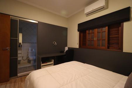 Casa de condomínio para alugar com 1000m², 4 quartos e 6 vagasSuíte 2