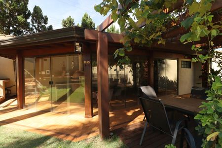 Casa de condomínio para alugar com 1000m², 4 quartos e 6 vagasÁrea gourmet