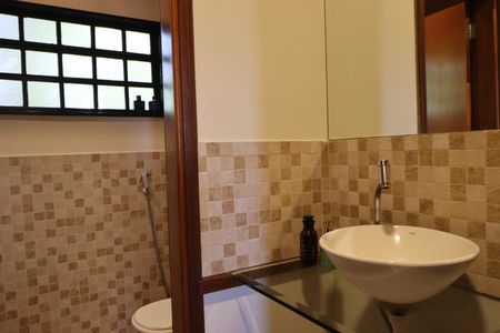 Casa de condomínio para alugar com 1000m², 4 quartos e 6 vagasLavabo