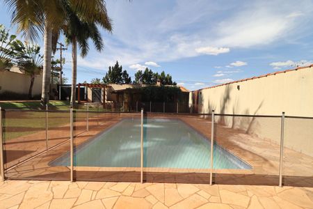 Casa de condomínio para alugar com 1000m², 4 quartos e 6 vagasPiscina