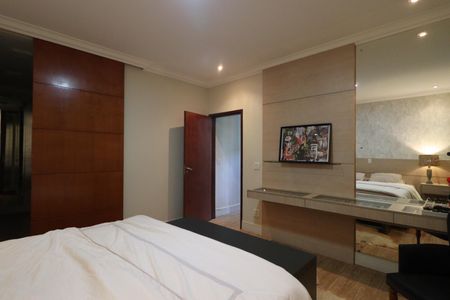 Casa de condomínio para alugar com 1000m², 4 quartos e 6 vagasSuíte 3