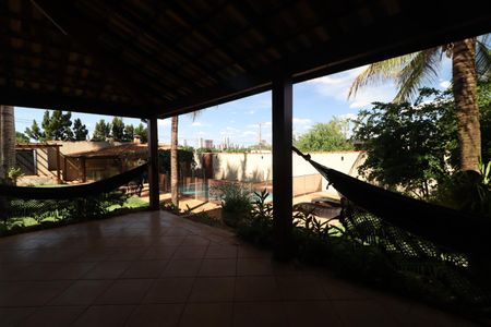 Casa de condomínio para alugar com 1000m², 4 quartos e 6 vagasVaranda