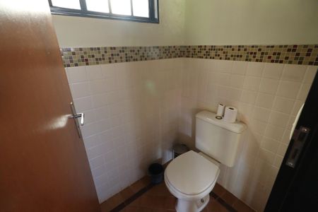 Casa de condomínio para alugar com 1000m², 4 quartos e 6 vagasEspaço Gourmet - Banheiros