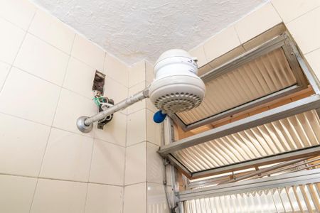 Apartamento para alugar com 60m², 2 quartos e sem vagaBanheiro