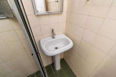 Apartamento para alugar com 60m², 2 quartos e sem vagaBanheiro