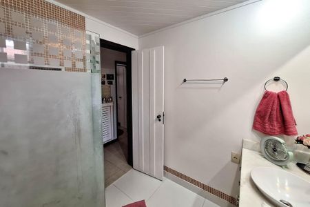 Casa de condomínio à venda com 380m², 4 quartos e 3 vagas Casa de condomínio à venda com 380m², 4 quartos e 3 vagasBanheiro Social