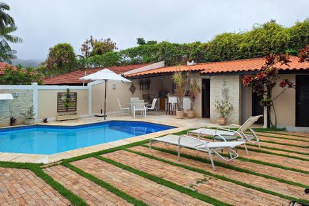 Casa de condomínio à venda com 380m², 4 quartos e 3 vagas Casa de condomínio à venda com 380m², 4 quartos e 3 vagasQuintal