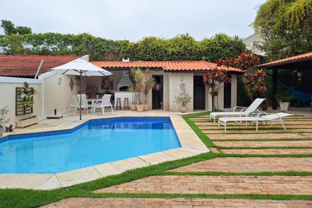 Casa de condomínio à venda com 380m², 4 quartos e 3 vagas Casa de condomínio à venda com 380m², 4 quartos e 3 vagasQuintal