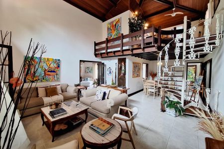 Casa de condomínio à venda com 380m², 4 quartos e 3 vagas Casa de condomínio à venda com 380m², 4 quartos e 3 vagasSala