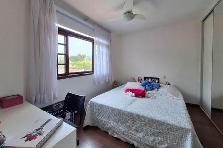 Casa de condomínio à venda com 380m², 4 quartos e 3 vagas Casa de condomínio à venda com 380m², 4 quartos e 3 vagasQuarto 3