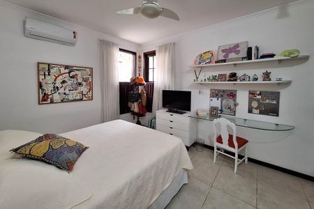 Casa de condomínio à venda com 380m², 4 quartos e 3 vagas Casa de condomínio à venda com 380m², 4 quartos e 3 vagasQuarto 2