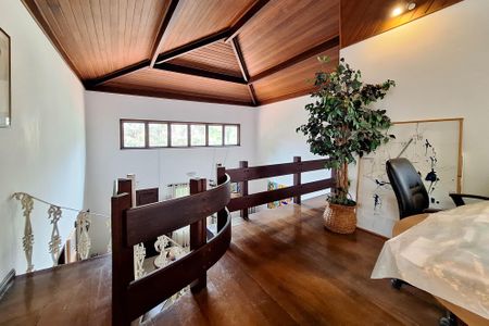 Casa de condomínio à venda com 380m², 4 quartos e 3 vagas Casa de condomínio à venda com 380m², 4 quartos e 3 vagasMezanino