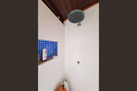 Casa de condomínio à venda com 380m², 4 quartos e 3 vagas Casa de condomínio à venda com 380m², 4 quartos e 3 vagasQuintal