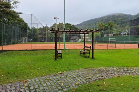 Casa de condomínio à venda com 380m², 4 quartos e 3 vagas Casa de condomínio à venda com 380m², 4 quartos e 3 vagasÁrea comum