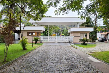 Casa de condomínio à venda com 380m², 4 quartos e 3 vagas Casa de condomínio à venda com 380m², 4 quartos e 3 vagasÁrea comum