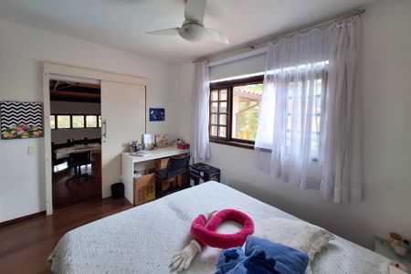 Casa de condomínio à venda com 380m², 4 quartos e 3 vagas Casa de condomínio à venda com 380m², 4 quartos e 3 vagasQuarto 3