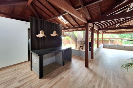 Casa de condomínio à venda com 380m², 4 quartos e 3 vagas Casa de condomínio à venda com 380m², 4 quartos e 3 vagasÁrea comum