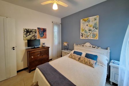 Casa de condomínio à venda com 380m², 4 quartos e 3 vagas Casa de condomínio à venda com 380m², 4 quartos e 3 vagasQuarto 1