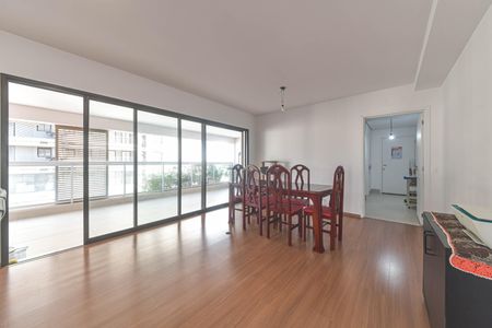Sala de apartamento para alugar com 2 quartos, 137m² em Jardim das Acacias, São Paulo