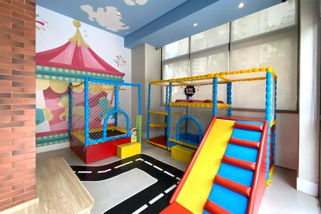 Apartamento à venda com 104m², 3 quartos e 2 vagas Apartamento à venda com 104m², 3 quartos e 2 vagasÁrea comum - Brinquedoteca