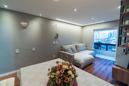 Apartamento à venda com 70m², 2 quartos e 1 vaga Apartamento à venda com 70m², 2 quartos e 1 vagaSala