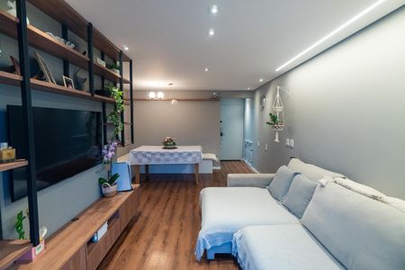 Apartamento à venda com 70m², 2 quartos e 1 vaga Apartamento à venda com 70m², 2 quartos e 1 vagaSala