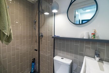 Apartamento à venda com 70m², 2 quartos e 1 vaga Apartamento à venda com 70m², 2 quartos e 1 vagaBanheiro de serviço