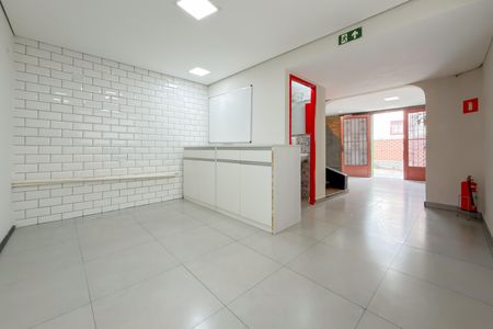 Casa à venda com 128m², 3 quartos e sem vaga Casa à venda com 128m², 3 quartos e sem vagaSala