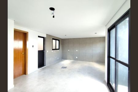 Casa à venda com 2 quartos, 140m² em Vila Scarpelli, Santo André