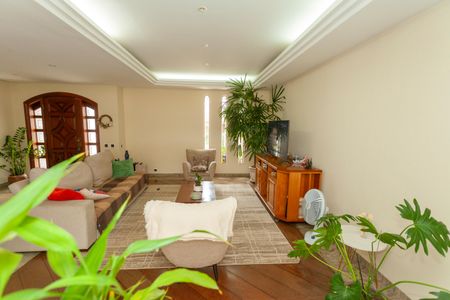 Sala de casa à venda com 4 quartos, 350m² em Jardim Teresa, São Paulo