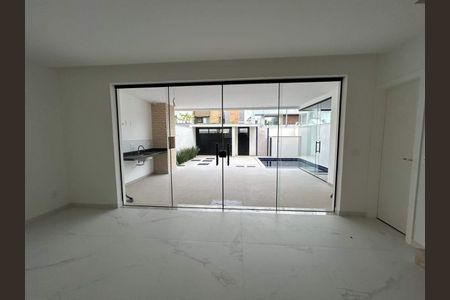 Casa à venda com 3 quartos, 290m² em Recreio dos Bandeirantes, Rio de Janeiro