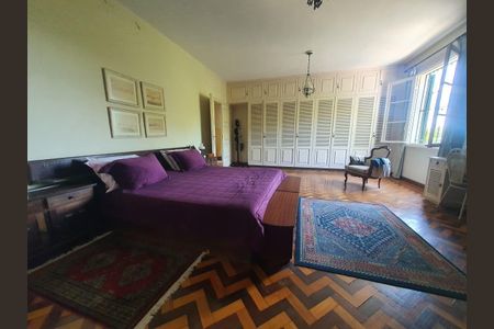 Casa à venda com 4 quartos, 374m² em Charitas, Niterói