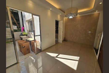 Casa à venda com 3 quartos, 134m² em Jardim Monte Kemel, São Paulo