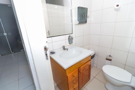 Casa à venda com 247m², 4 quartos e 2 vagas Casa à venda com 247m², 4 quartos e 2 vagasBanheiro de Serviço