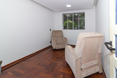 Casa à venda com 247m², 4 quartos e 2 vagas Casa à venda com 247m², 4 quartos e 2 vagasÁrea comum - Piso inferior