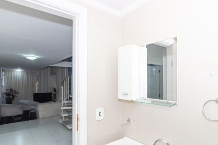 Casa à venda com 247m², 4 quartos e 2 vagas Casa à venda com 247m², 4 quartos e 2 vagasBanheiro 1