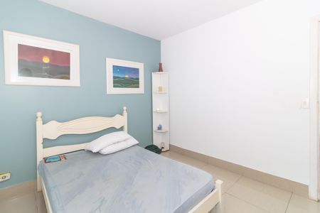 Casa à venda com 247m², 4 quartos e 2 vagas Casa à venda com 247m², 4 quartos e 2 vagasQuarto 1