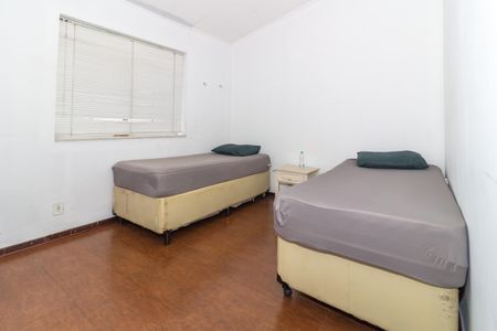 Casa à venda com 247m², 4 quartos e 2 vagas Casa à venda com 247m², 4 quartos e 2 vagasQuarto 3