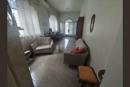 Casa à venda com 3 quartos, 214m² em Fonseca, Niterói