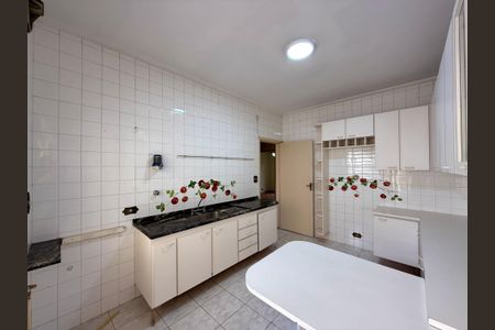 Casa à venda com 200m², 5 quartos e 4 vagas Casa à venda com 200m², 5 quartos e 4 vagasCozinha