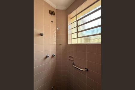 Casa à venda com 200m², 5 quartos e 4 vagas Casa à venda com 200m², 5 quartos e 4 vagasBanheiro Social 2