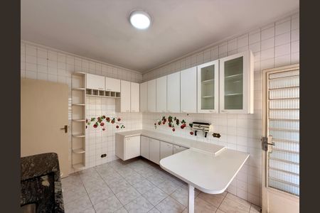 Casa à venda com 200m², 5 quartos e 4 vagas Casa à venda com 200m², 5 quartos e 4 vagasCozinha